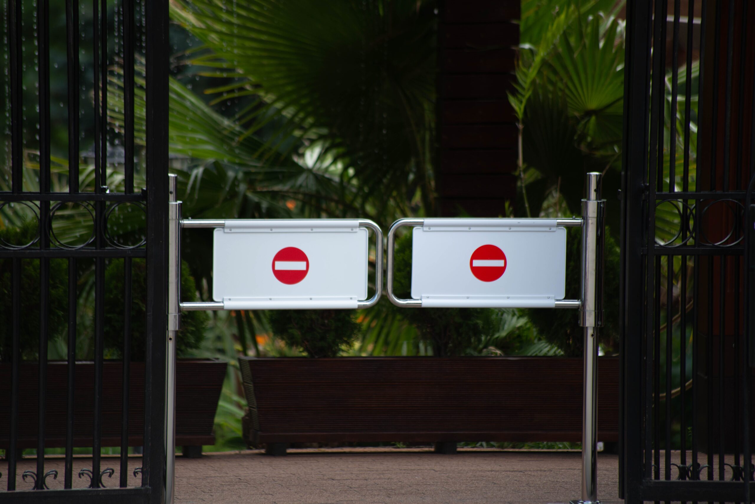 automatic swing gate